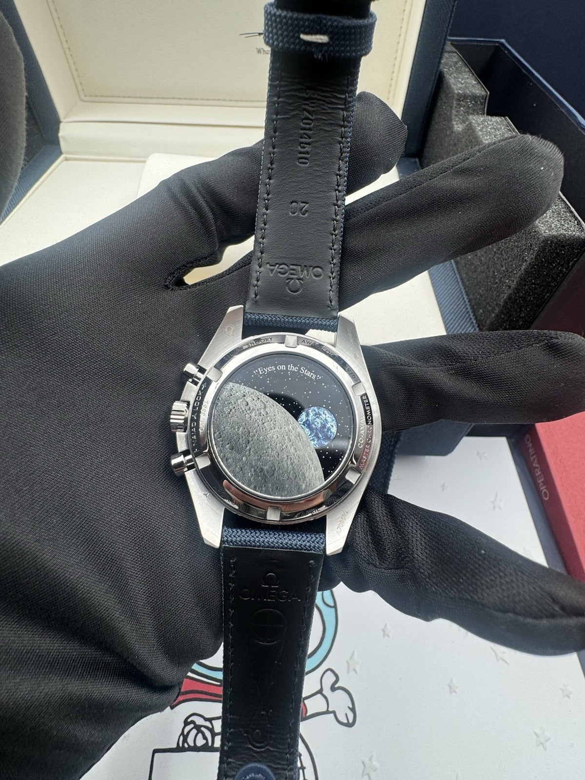 Omega Speedmaster Silver Snoopy Award, Unworn