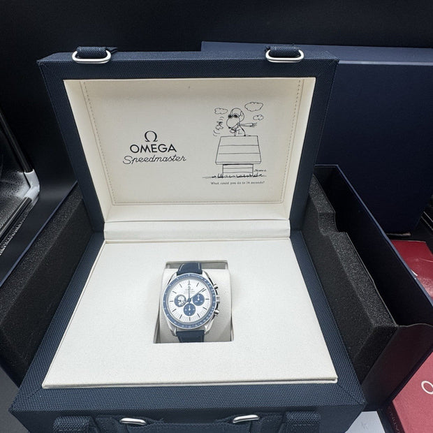 Omega Speedmaster Silver Snoopy Award, Unworn
