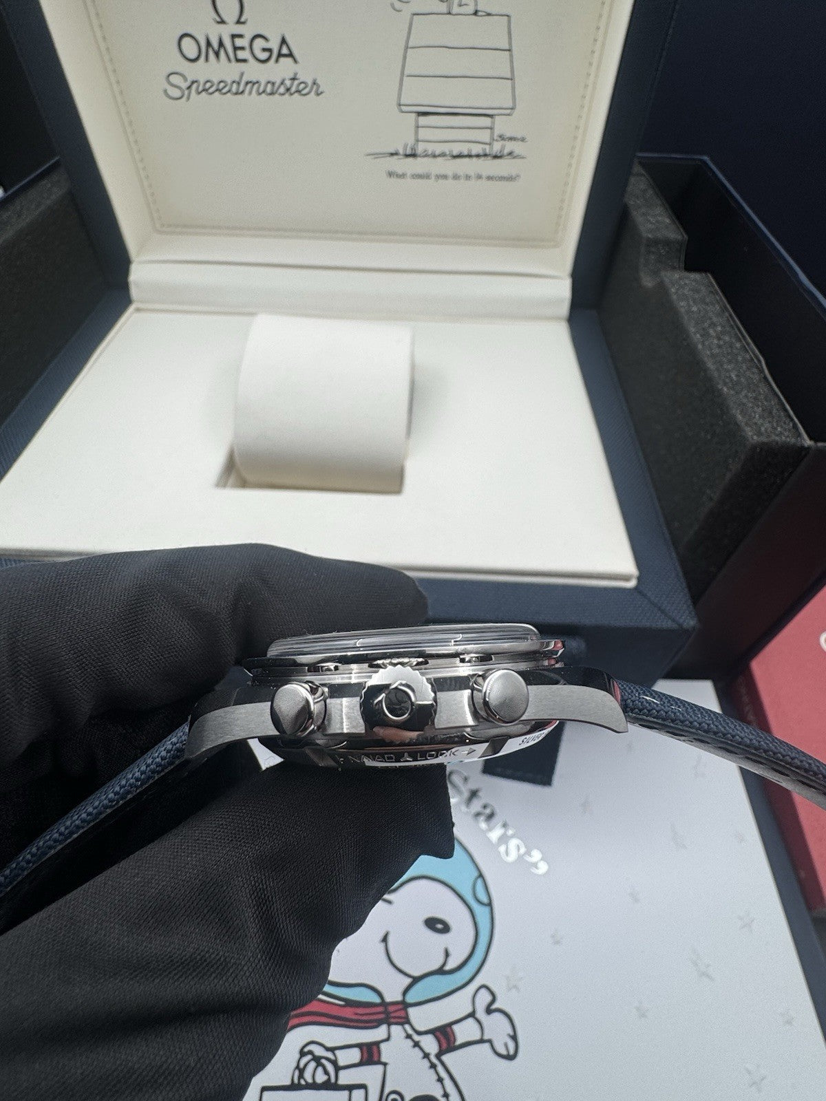 Omega Speedmaster Silver Snoopy Award, Unworn