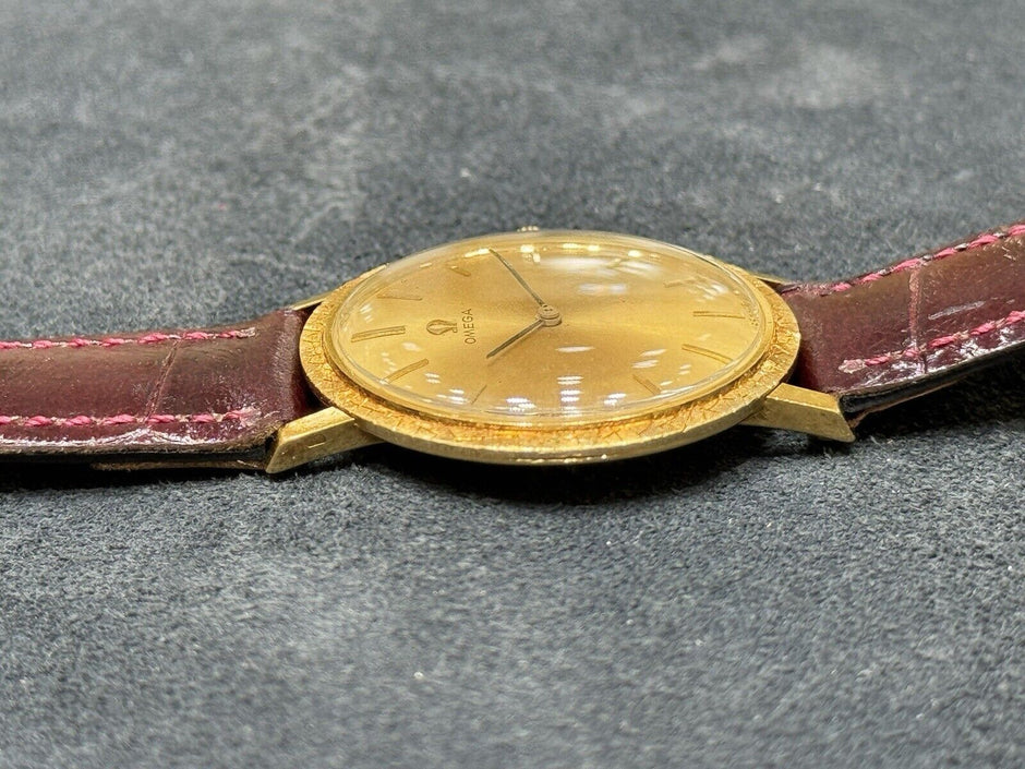 Omega 18K Gold Manual Wind Watch, Cal. 620