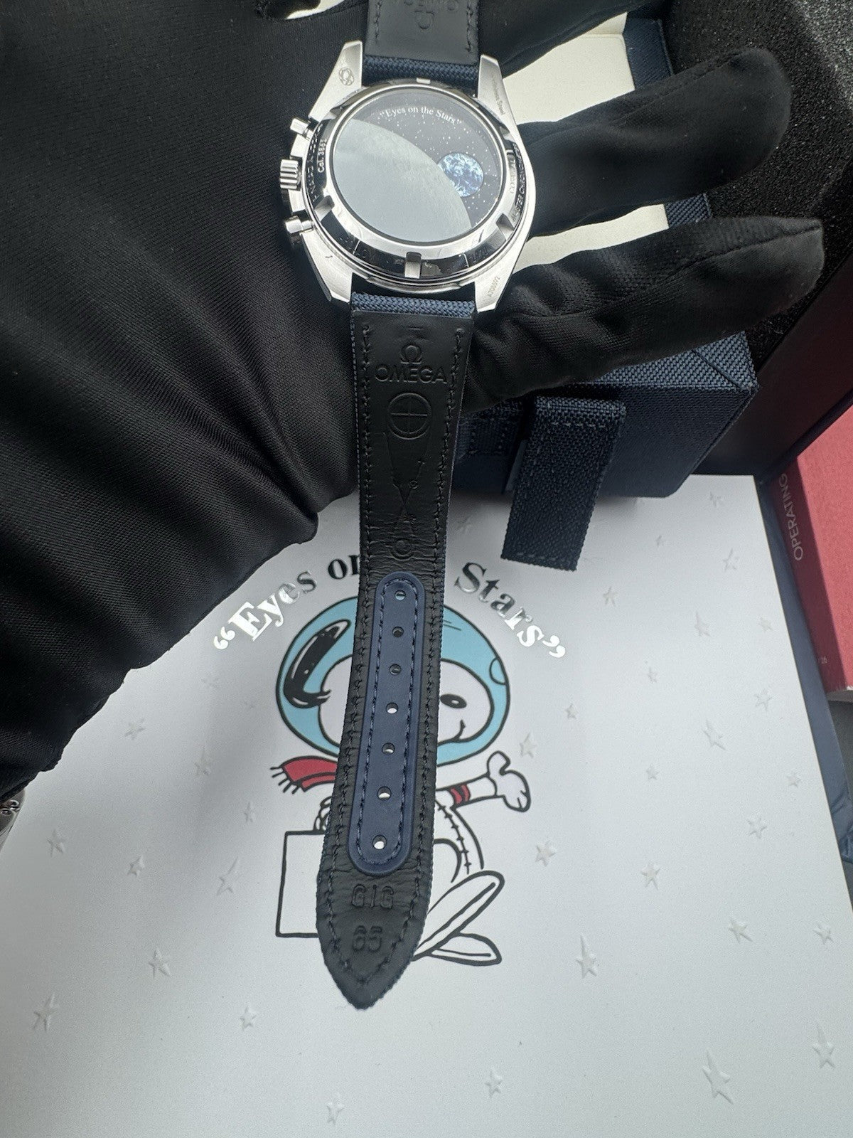 Omega Speedmaster Silver Snoopy Award, Unworn